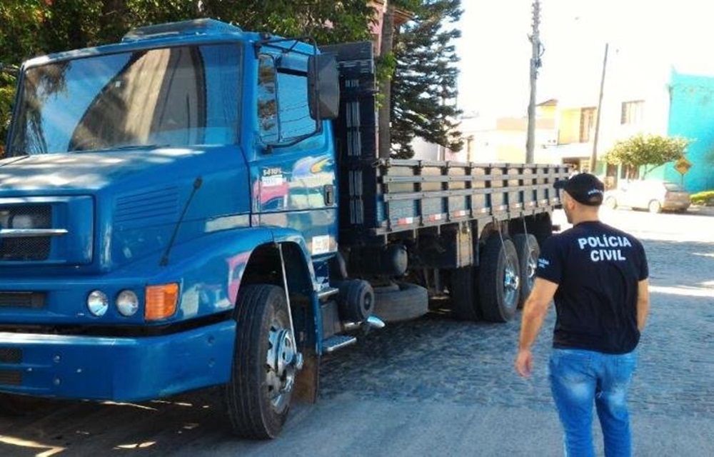 Ir para  <p>A opera&ccedil;&atilde;o Bras&atilde;o de Armas, deflagrada no come&ccedil;o do m&ecirc;s de dezembro e conclu&iacute;da nesse domingo, desarticulou uma quadrilha do Rio Grande do Sul especializada em furtos,...